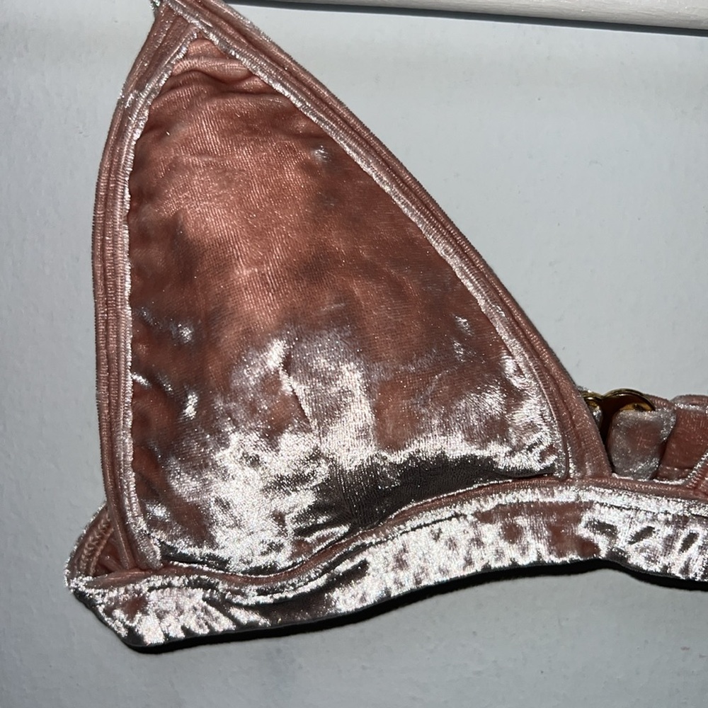 Montce Hunter Triangle Bikini Top
Pink Crushed Velvet - Picture 4 of 6